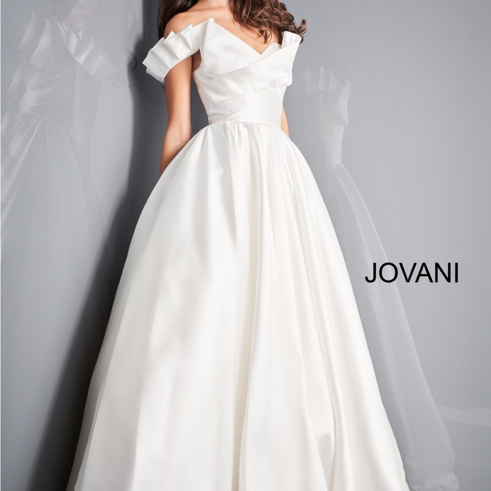 Jovani White Ballgown/ Wedding Size 4